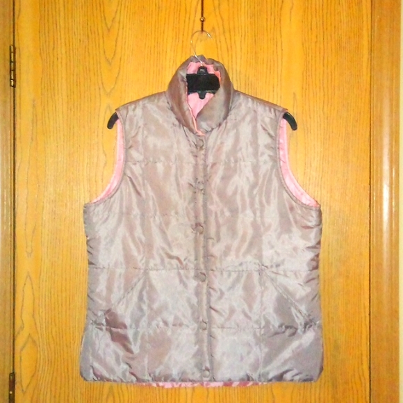Lt. PINK & GRAY *REVERSIBLE* INSULATED FuLL ZIP-UP VEST SIZE: L/XL W/ POCKETS - Picture 4 of 7